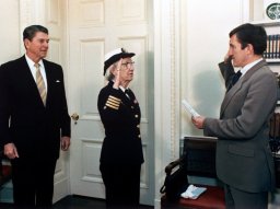 grace_hopper_being_promoted_to_commodore-5245227769ae68ca0290cfada565929f2c3631ea-s800-c85
